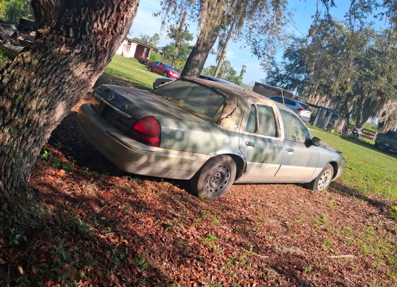 Junk vehicle available for pickup in Central Florida